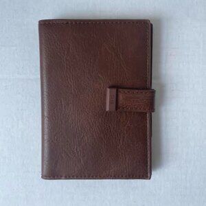 Béis Passport Wallet with Pen